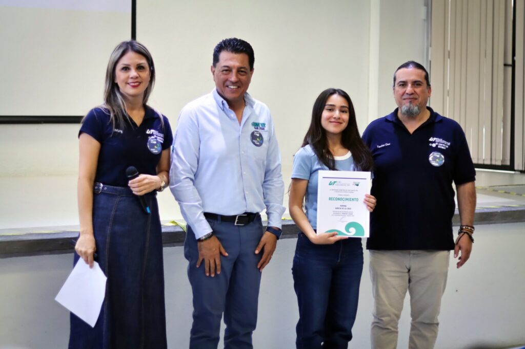 UT San Juan reconoce el desempeño de docentes del Centro de Idiomas