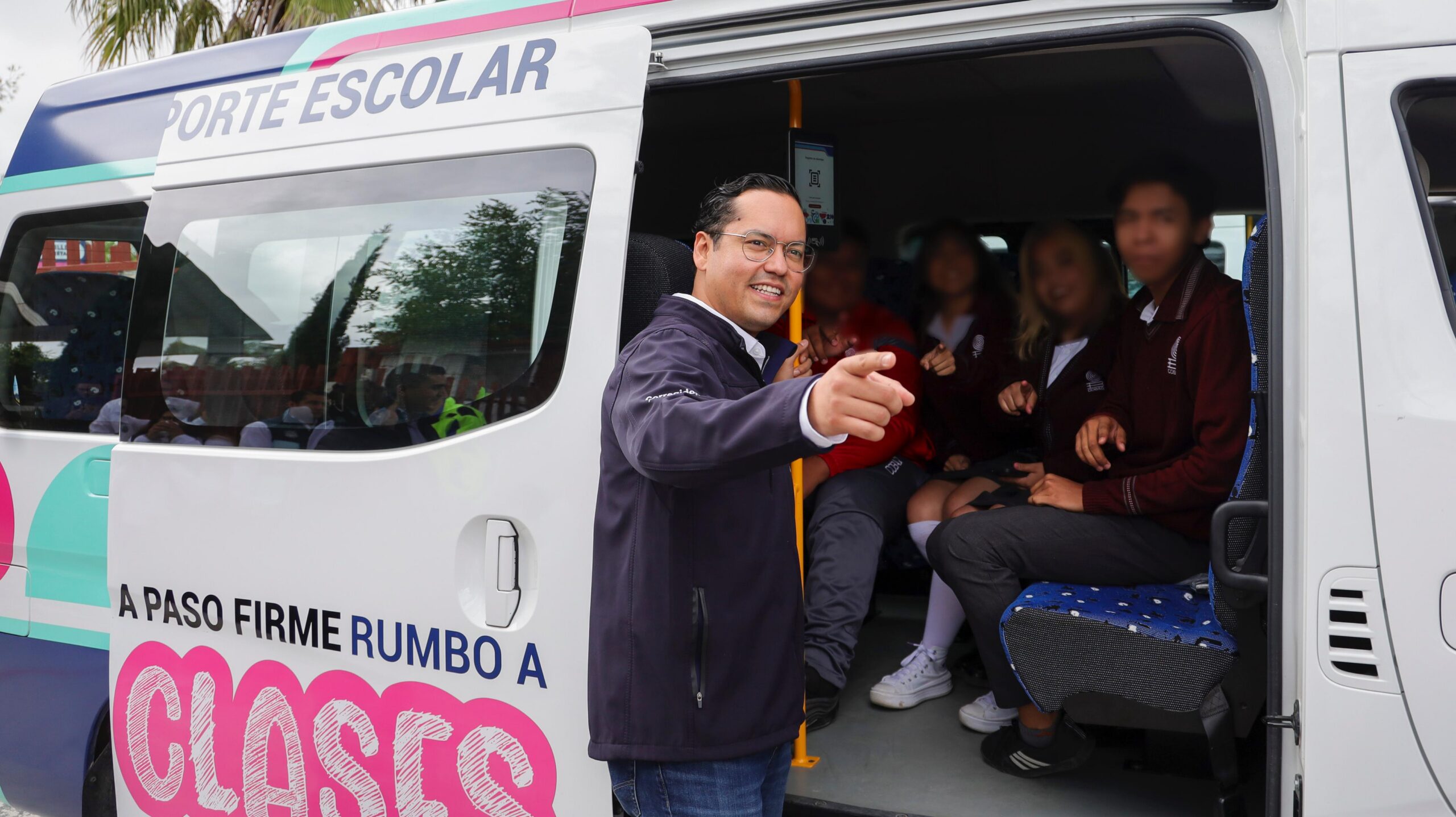 Alcalde presenta Transporte Escolar Gratuito en Corregidora