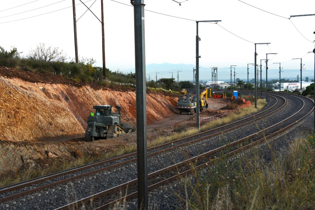 ASÍ LOS TRABAJOS DEL TREN MÉXICO–QUERÉTARO EN SAN JUAN DEL RÍO