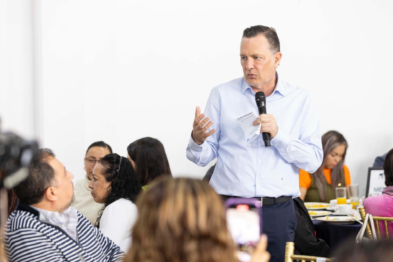 Gobernador Kuri reconoce a profesionistas de la FECAP en San Juan del Río