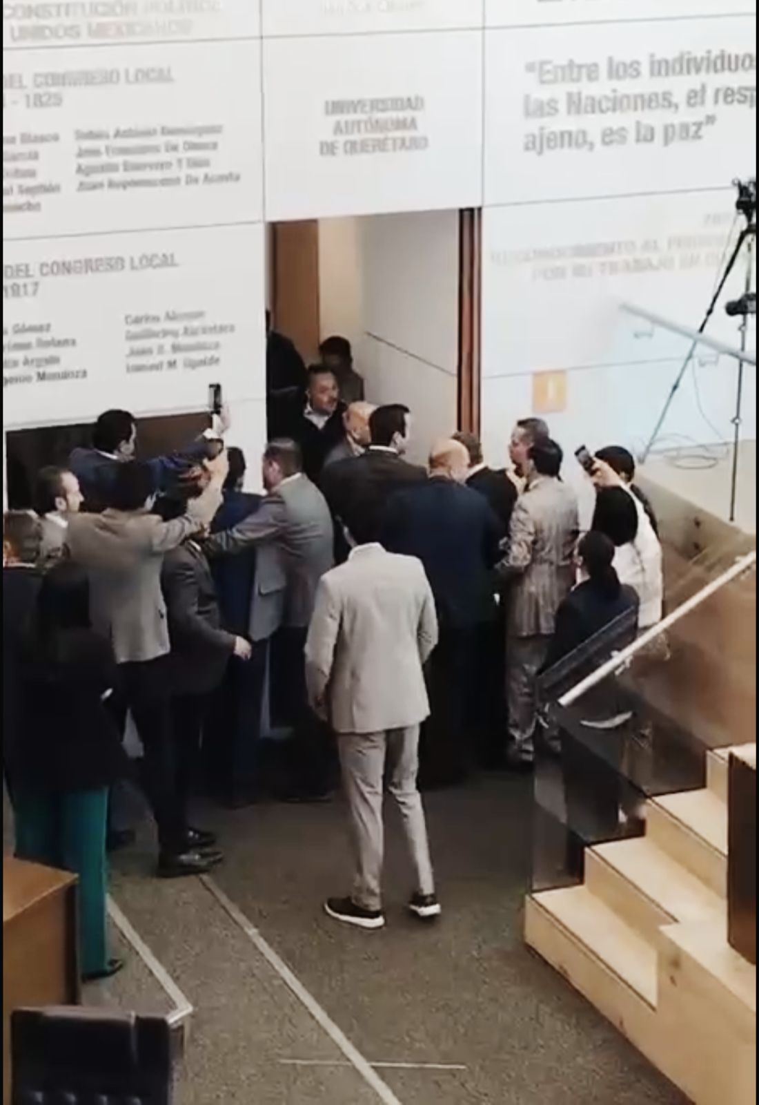 CONFLICTO ENTRE LEGISLADORES SABOTEA VOTACIÓN EN EL CONGRESO