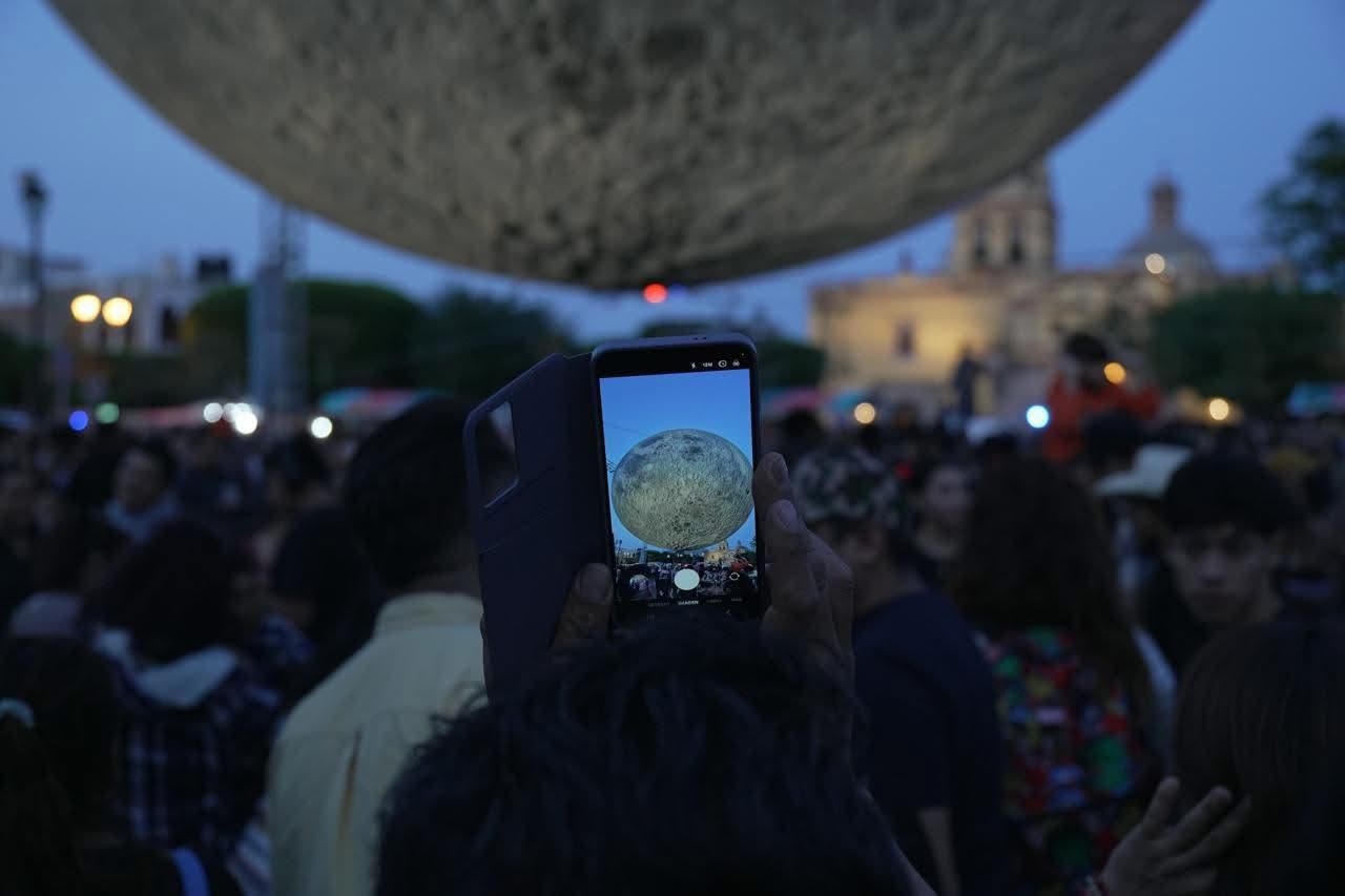 DANIELA SALGADO DEFIENDE LA EXPOSICIÓN DE LA LUNA EN QUERÉTARO