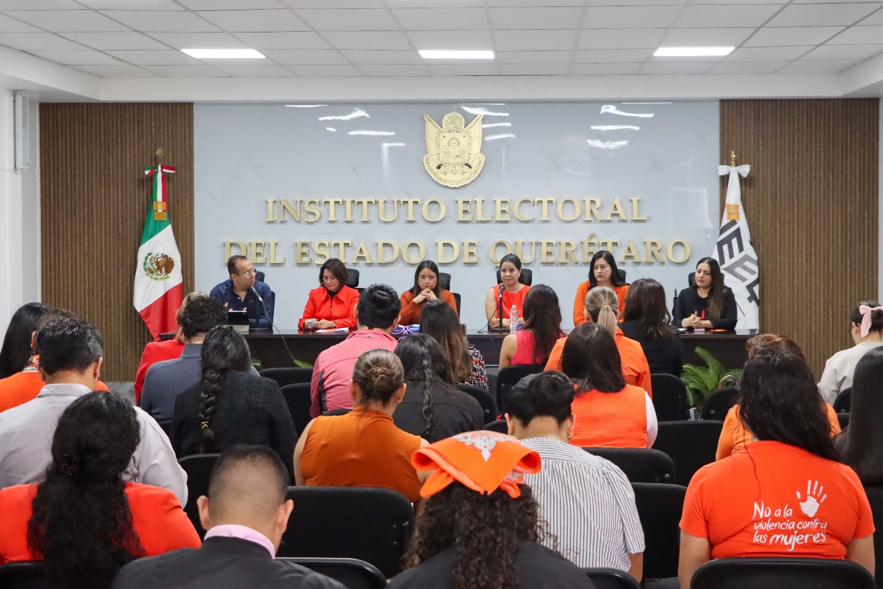 IEEQ clausura talleres “Herramientas violeta” para mujeres líderes