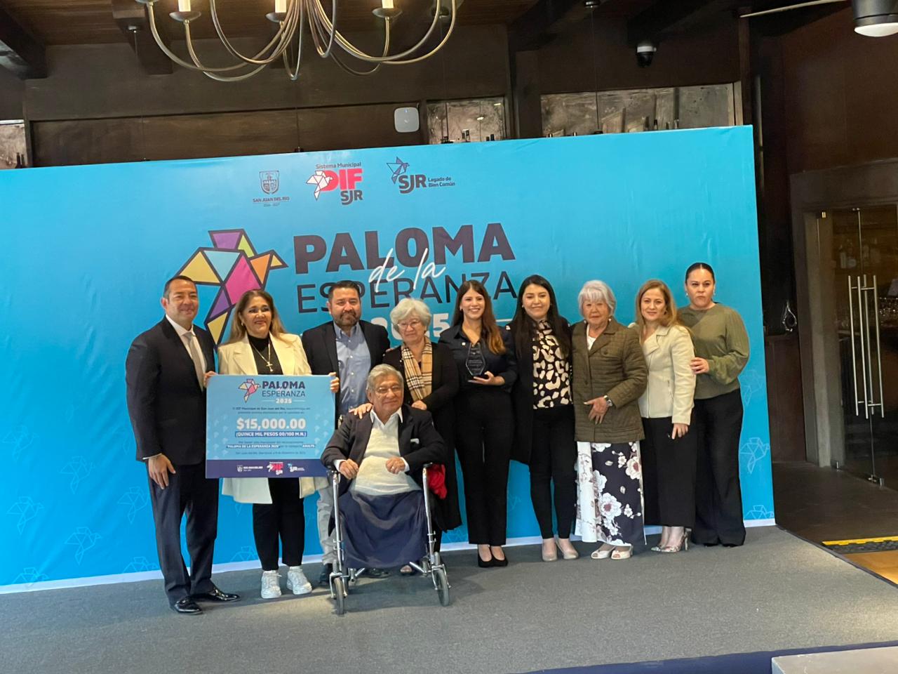 DIF San Juan del Río otorgó la “Paloma de la Esperanza”.