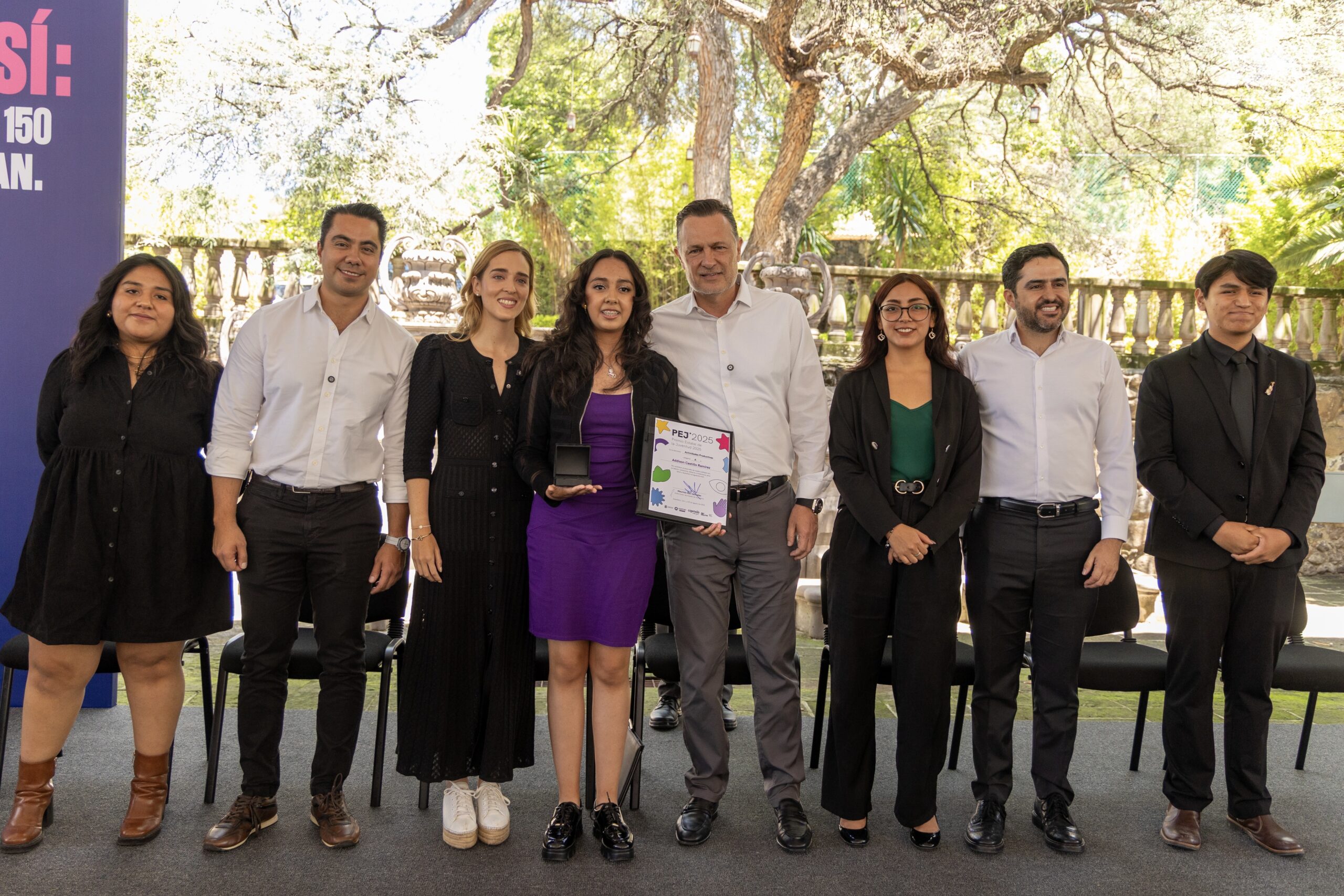 Con el objetivo de fortalecer la participación social de las y los jóvenes en el estado, la Secretaría de la Juventud (SEJUVE) consolidó durante 2025 diversas acciones que se han convertido en programas insignia de la dependencia, entre ellos el Voluntariado Contigo, Embajadores Contigo y la entrega del Premio Estatal de la Juventud.