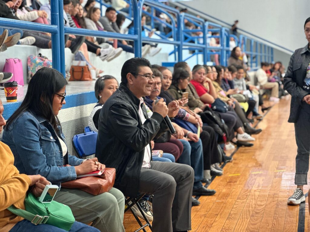 USEBEQ capacita sobre uso responsable de redes sociales