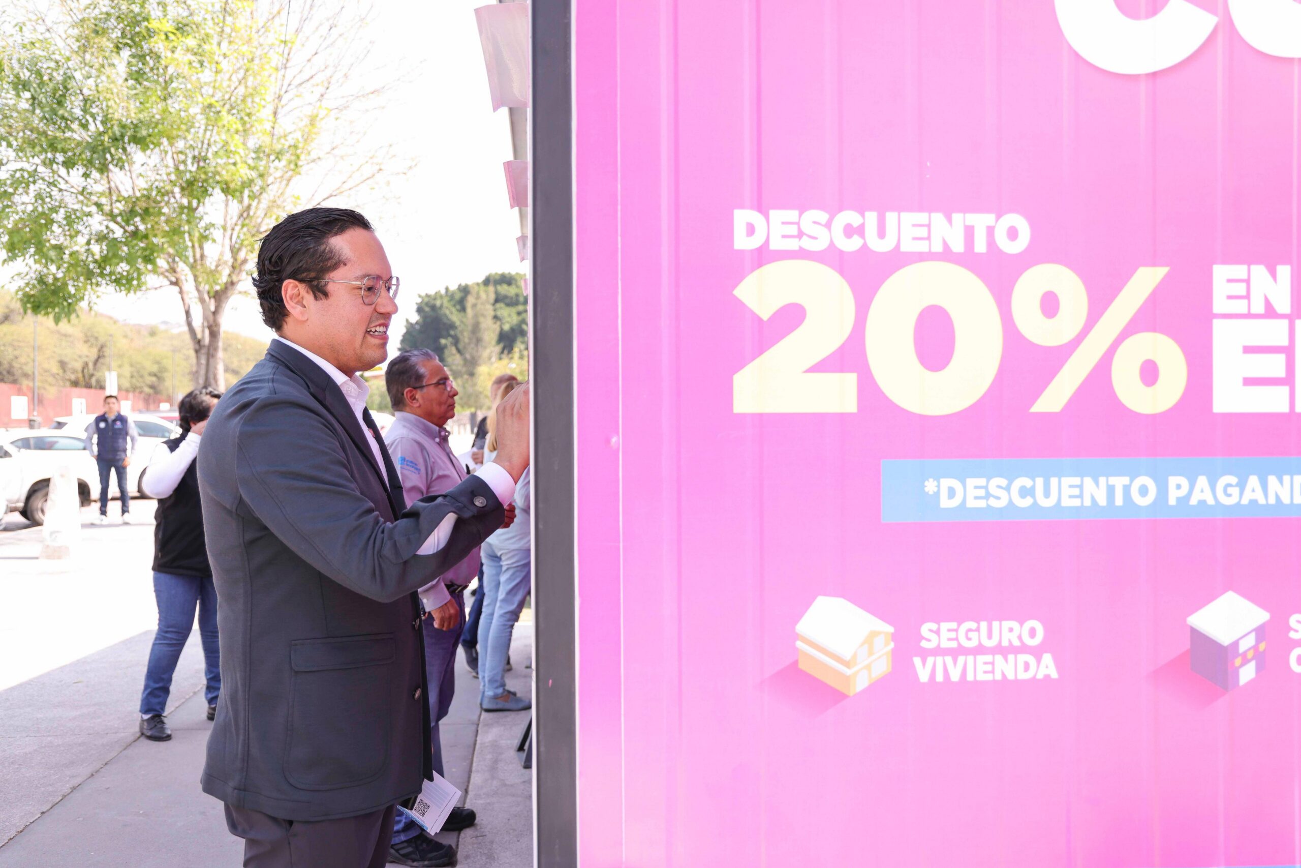 Chepe Guerrero invita a aprovechar los descuentos en Corregidora