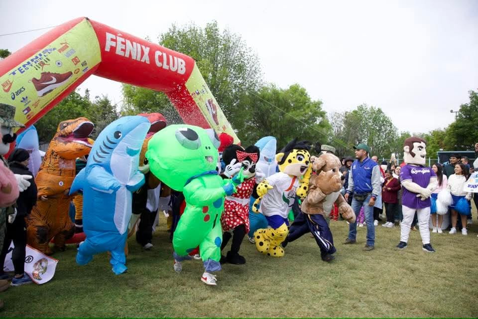 Exitosa primera carrera de botargas en San Juan del Río