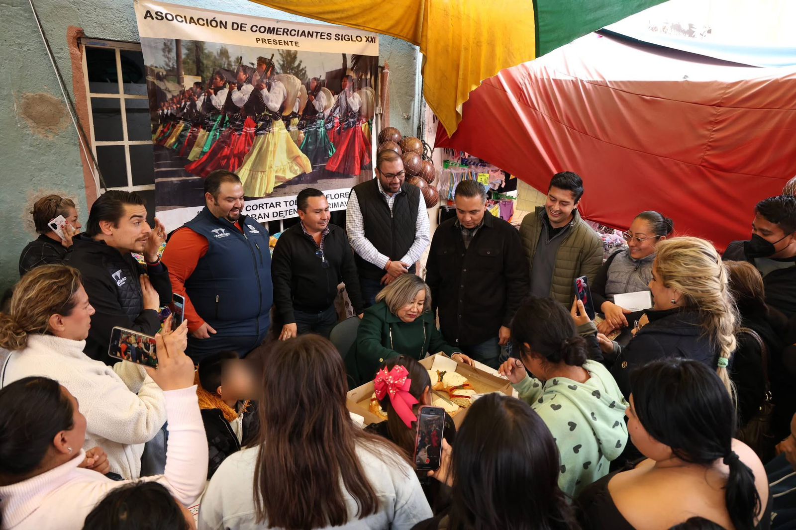 Eric Gudiño se reúne con el comercio de El Tepetate