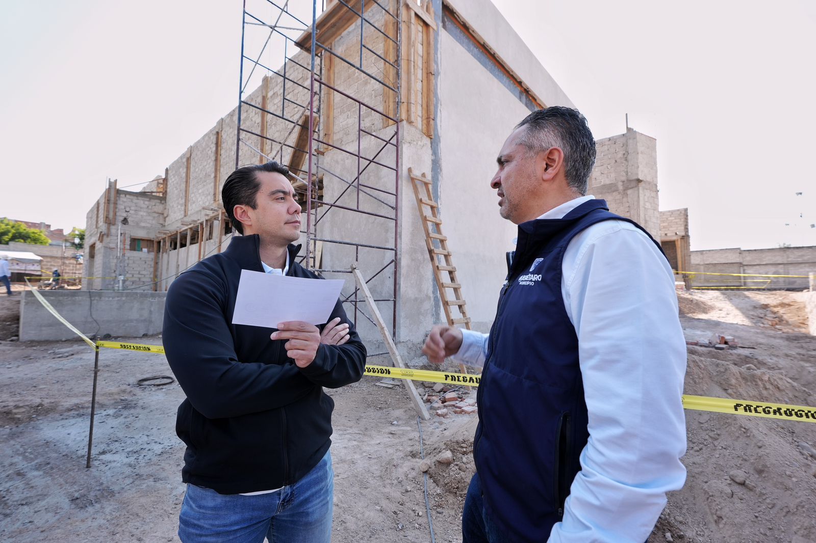 Felifer supervisa obras en la Secundaria 4 de Casa Blanca