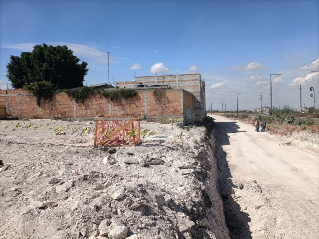 Indemnizarán a familias de San Juan, por obras del Tren Méx-Qro