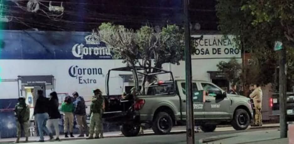 14 detenidos tras el hallazgo de una granada en un bar de Pedro Escobedo.
