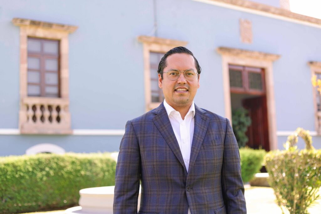 Chepe Guerrero lanza programa “Becas Educación A Paso Firme 2026”