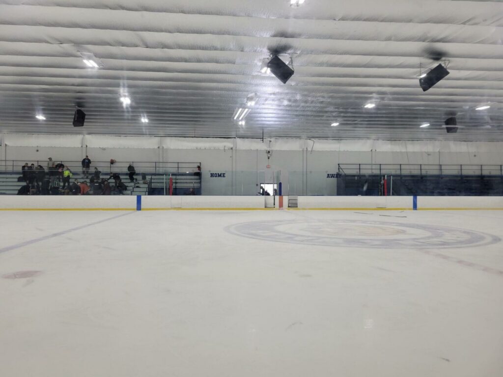 Tiroteo en partido de hockey escolar deja tres muertos y tres heridos críticos