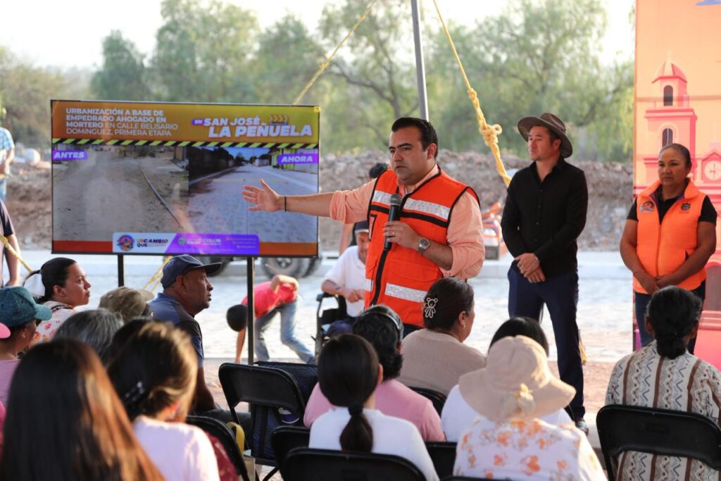 Gaspar Trueba entrega obras en La Peñuela
