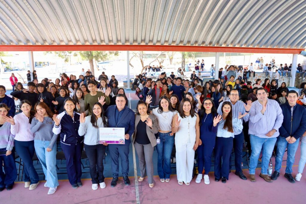 Charreada Universitaria apoya a Prepa UAQ Colón