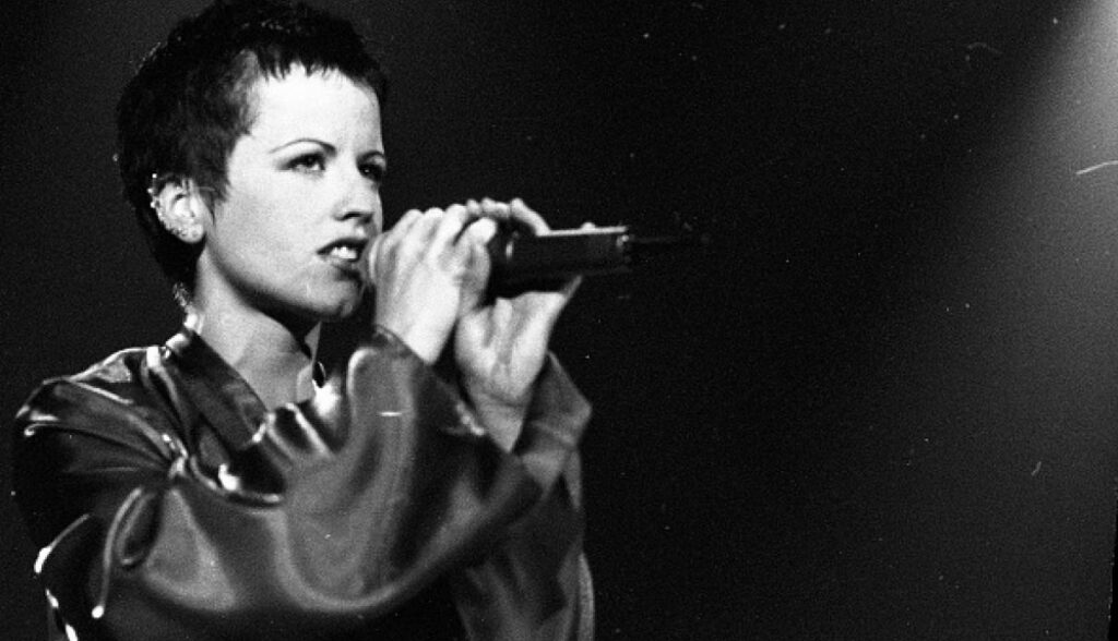 Dolores O'Riordan y The Cranberries