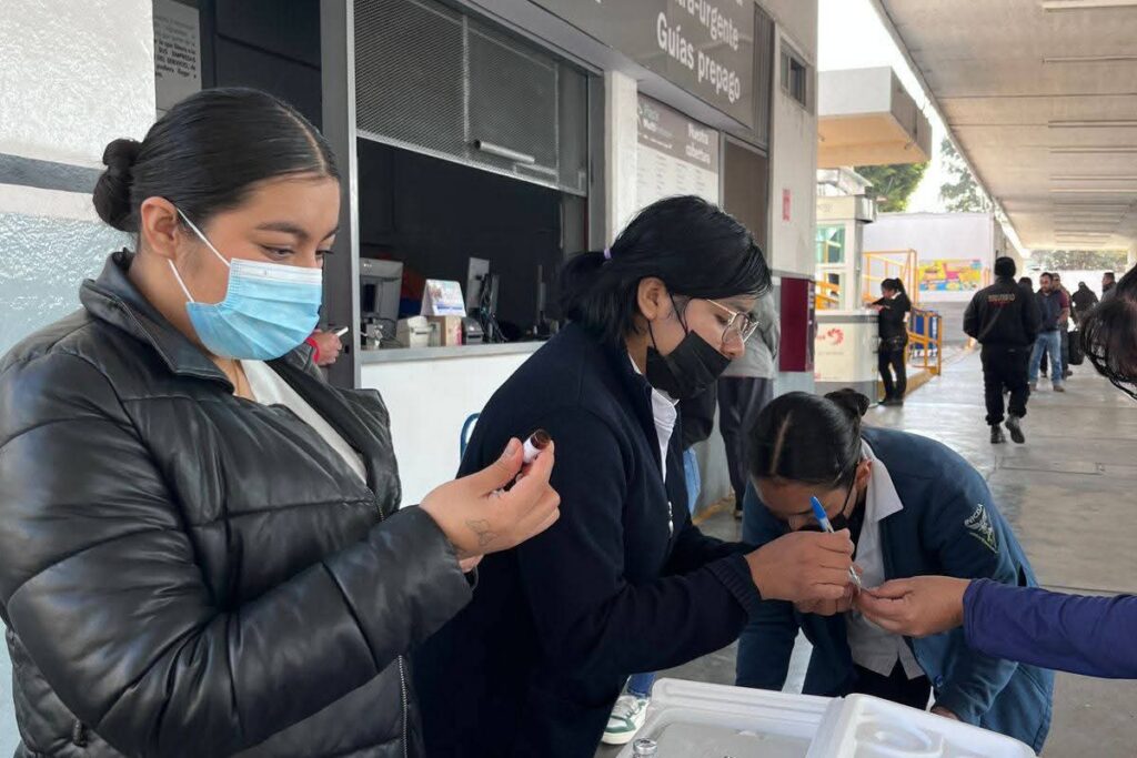 Instalan módulos de vacunación contra el sarampión en San Juan del Río