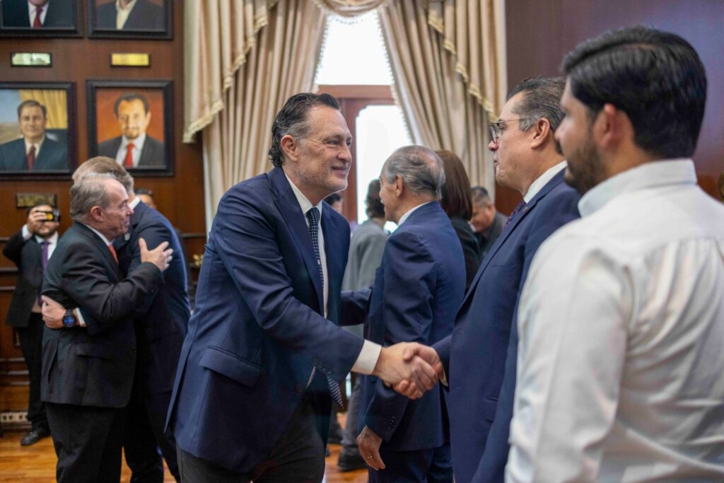 Reconoce Gobernador a empresarios queretanos