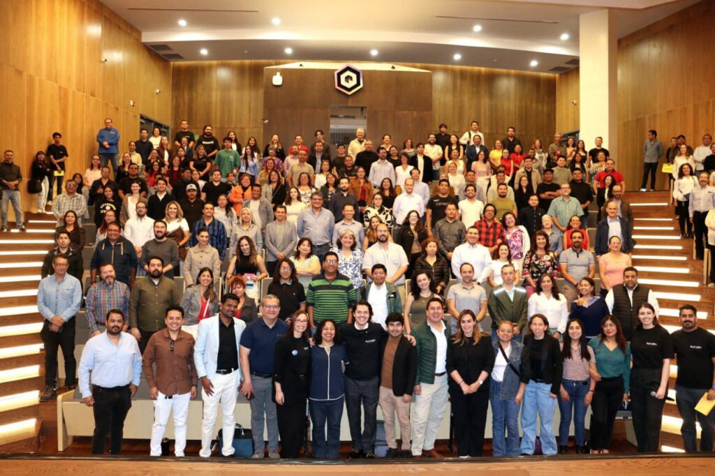 Felifer Macías con la cuarta generación de BLOQUERS