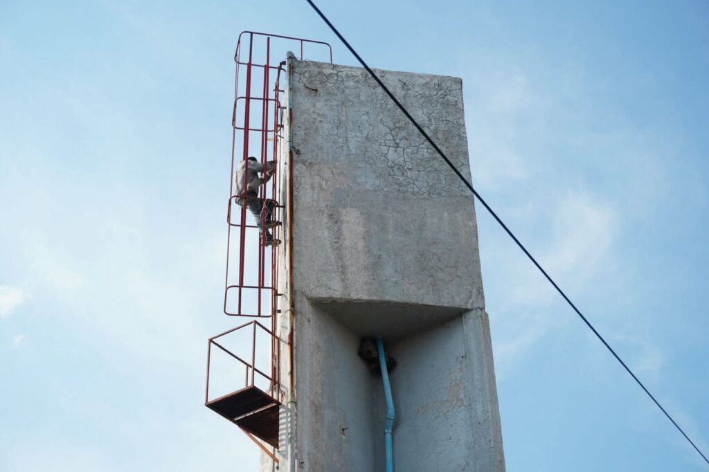 Rescatan a un hombre en Lomas de San Juan