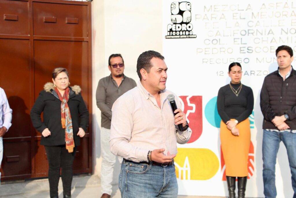 Recupera Beto Nava vialidades, entrega asfaltado en El Chamizal