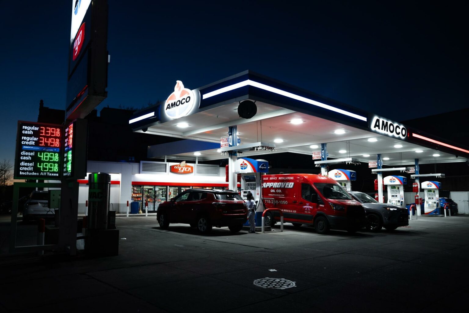 El precio de la gasolina en Estados Unidos sube un 17 % por conflicto con Irán