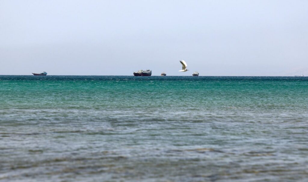 Irán amenaza con cierre total del estrecho de Ormuz ante ultimátum de EE. UU