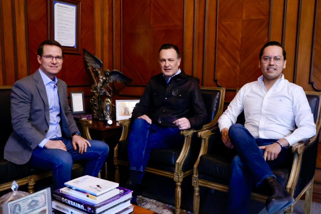 Kuri y Anaya analizan ley sobre uso de tecnología en aulas