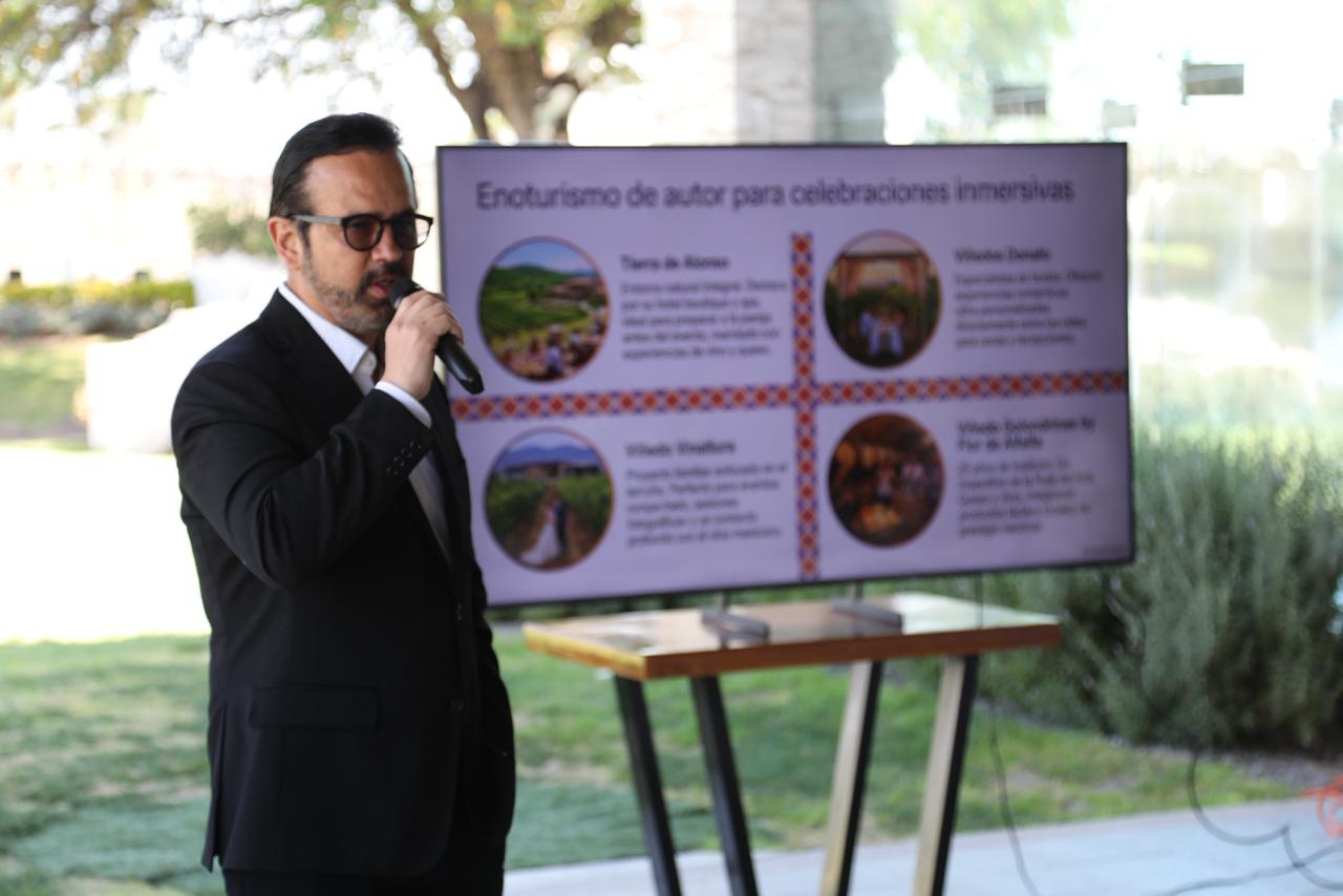 Turismo de Romance de Querétaro se Reúne en Colón