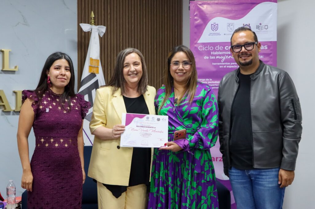 Colón reconoce a las mujeres