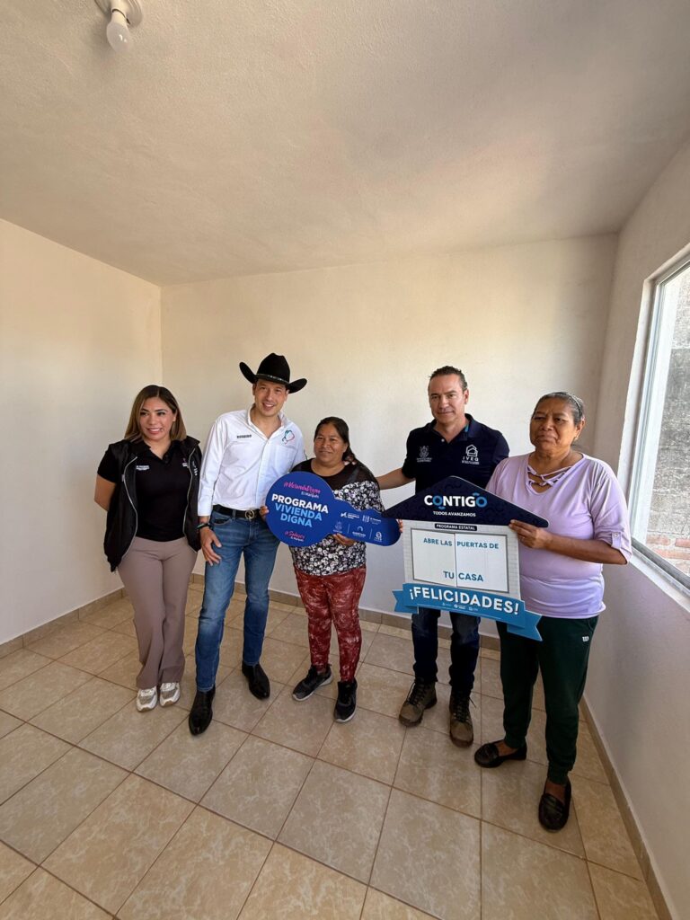 El Marqués e IVEQ entregan ampliaciones de vivienda