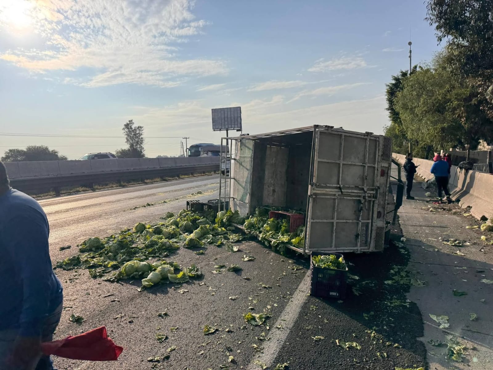 Accidente provoca cierre parcial en la 57, a la altura de Pedro Escobedo.