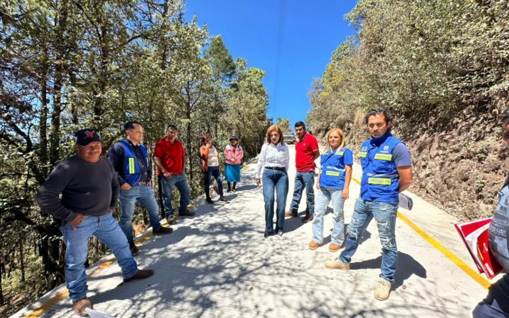 Supervisan rampa vial en San Gaspar, Pinal de Amoles