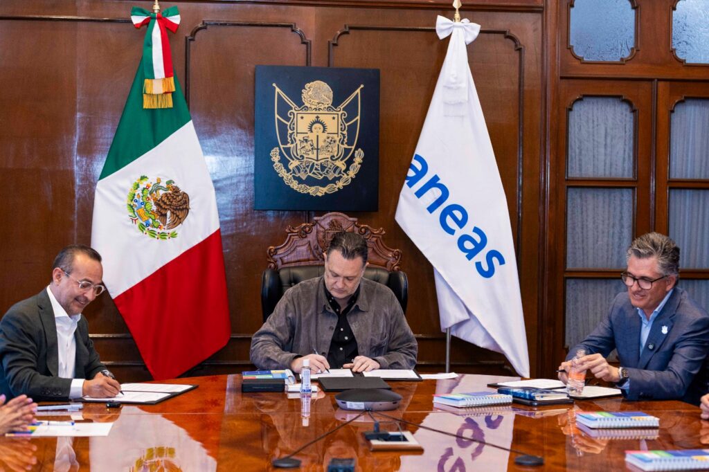 Atestigua Gobernador firma de convenio para la ANEAS 2026 en Querétaro