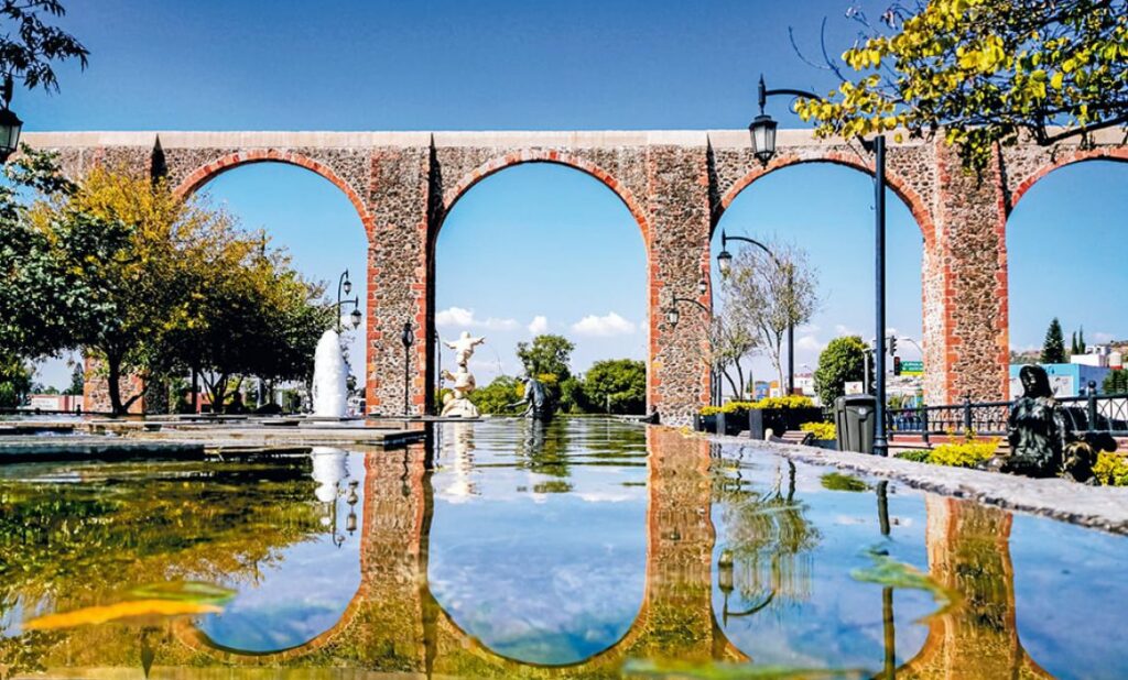 Preparan festejos por los 300 años de Los Arcos en Querétaro: Felifer Macías