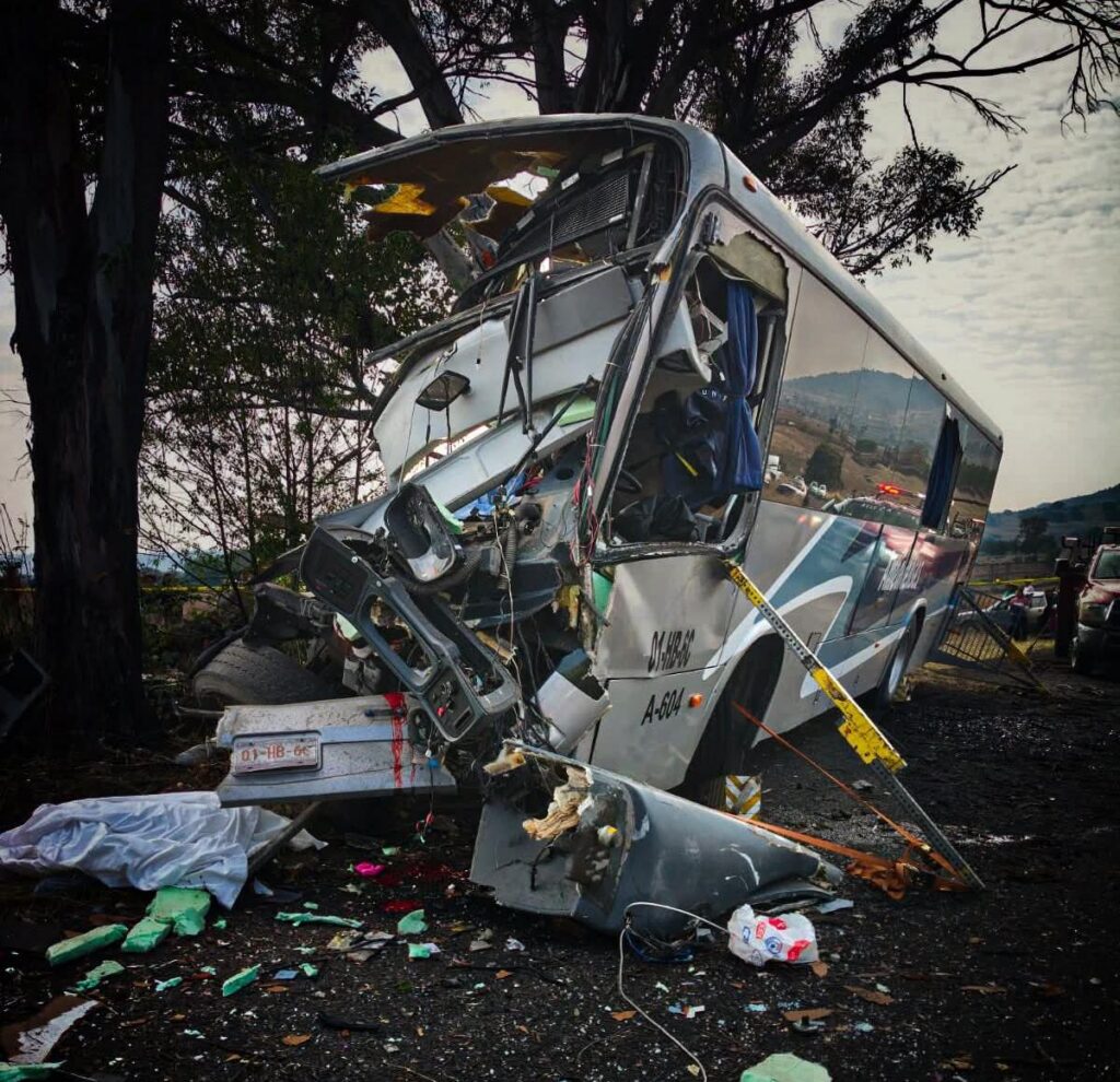 Operador del autobús de la tragedia de Amealco enfrentará proceso fuera de prisión
