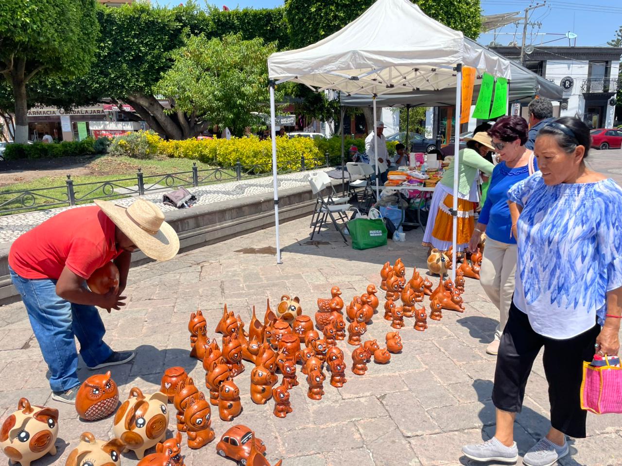 Realizan colecta para apoyar a familias de víctimas de accidente en Amealco