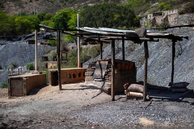 Catean mina en Peñamiller por presunta extracción ilegal de mercurio.