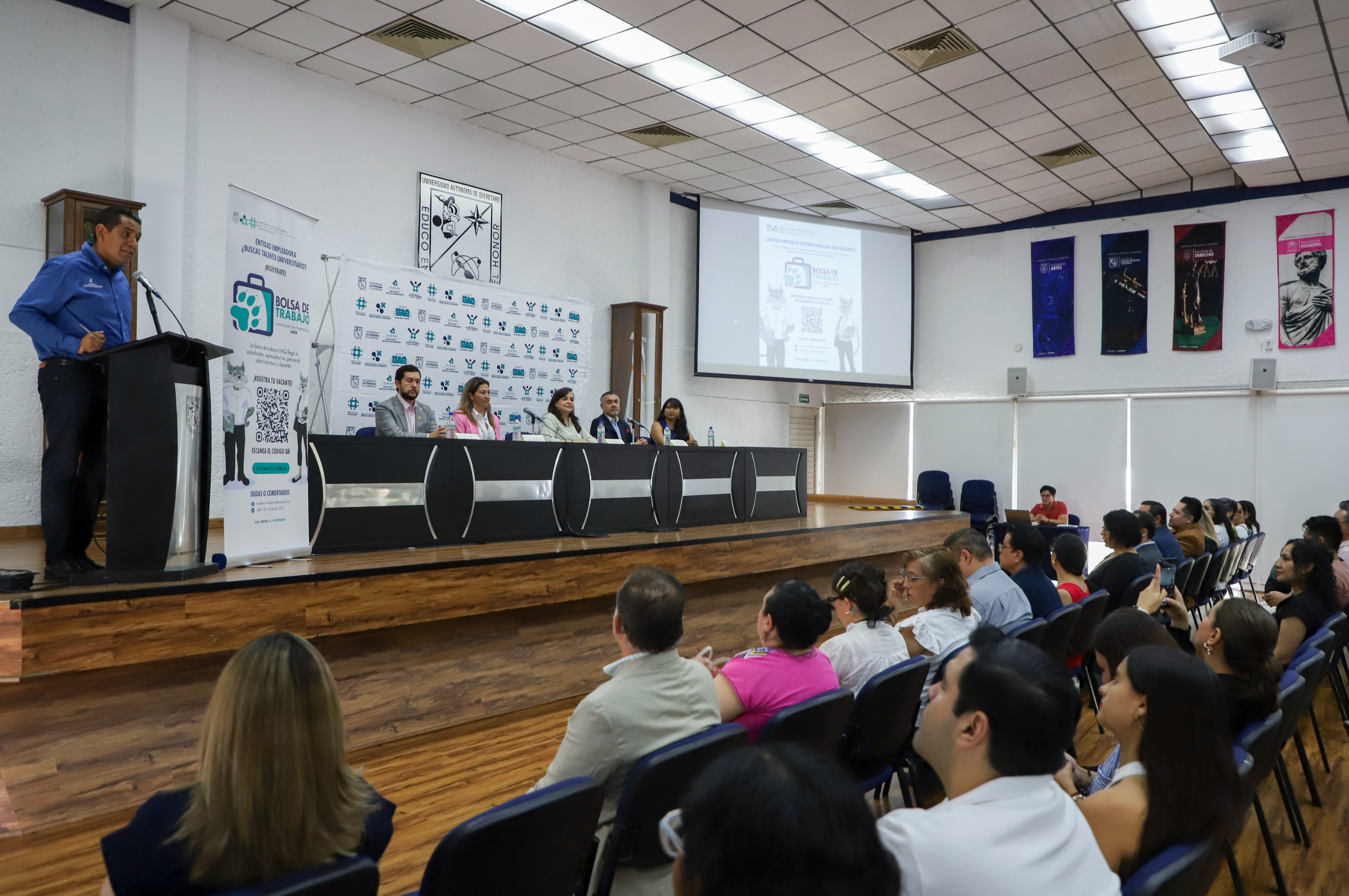 Bolsa de empleo para fortalecer la inserción laboral, en la UAQ