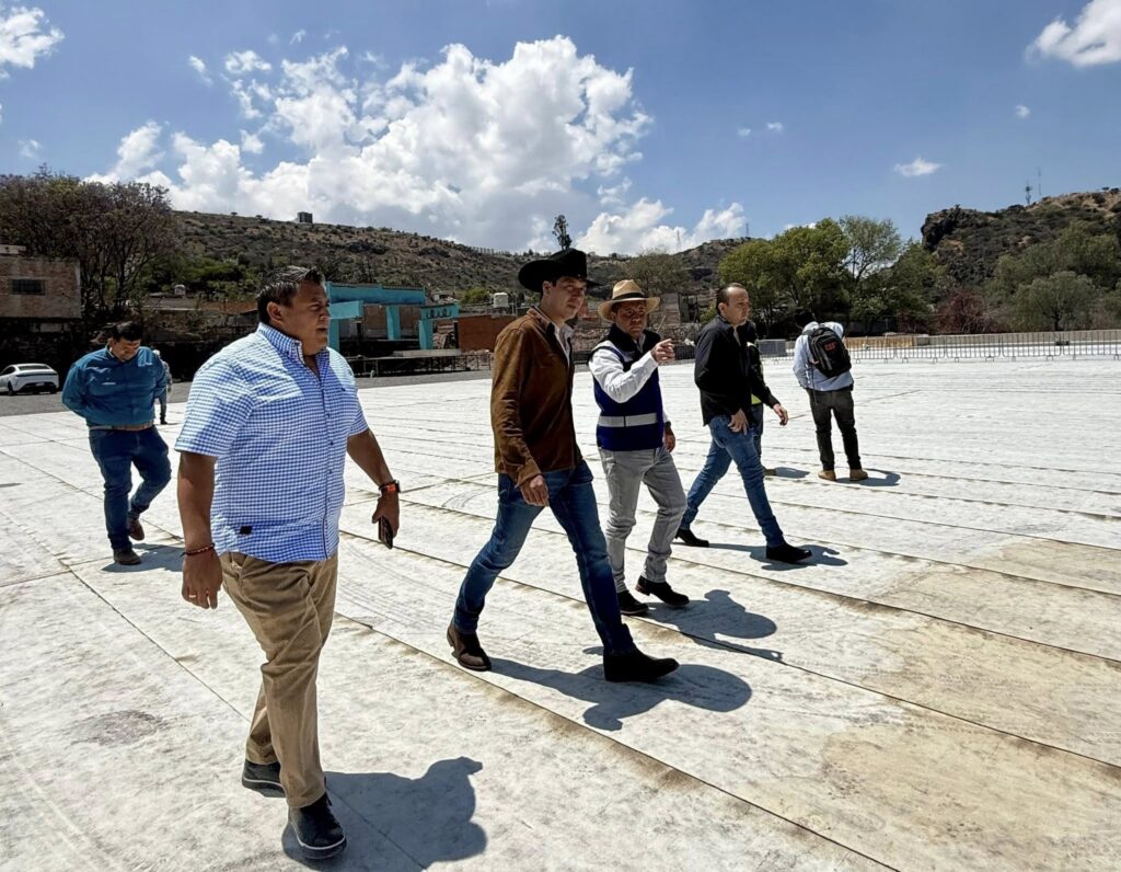 Rodrigo Monsalvo supervisa obras de 300 mdp en El Marqués