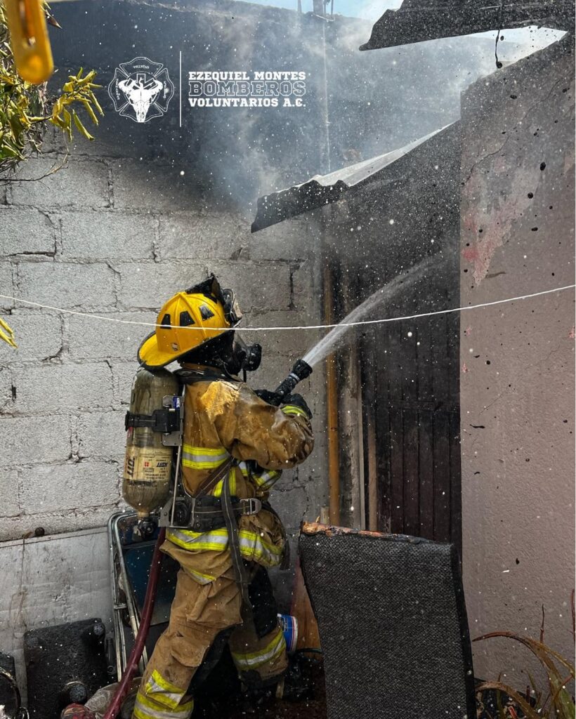 Bomberos controlan incendio en vivienda de Ezequiel Montes
