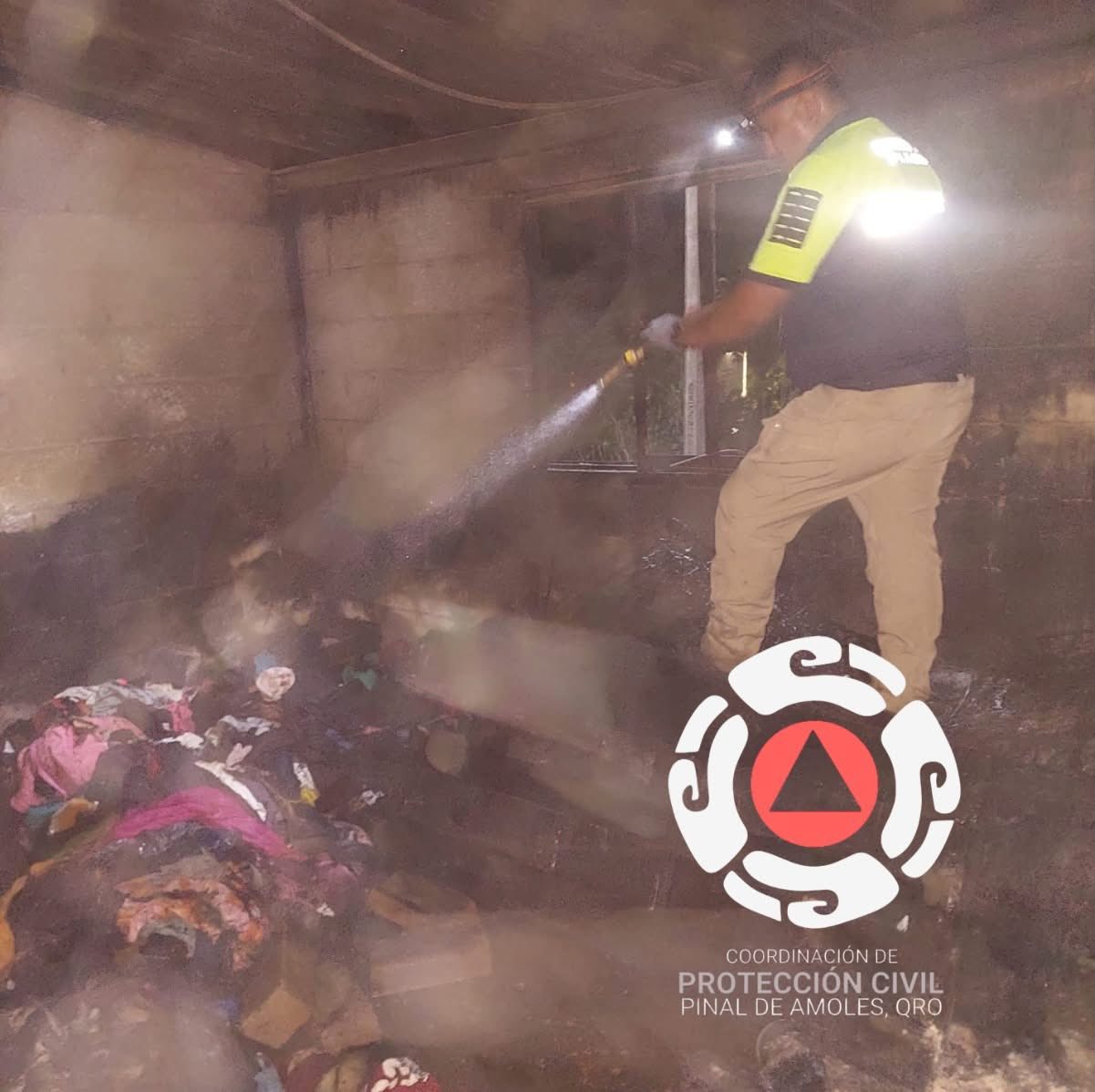 Incendio en vivienda de Pinal de Amoles moviliza cuerpos