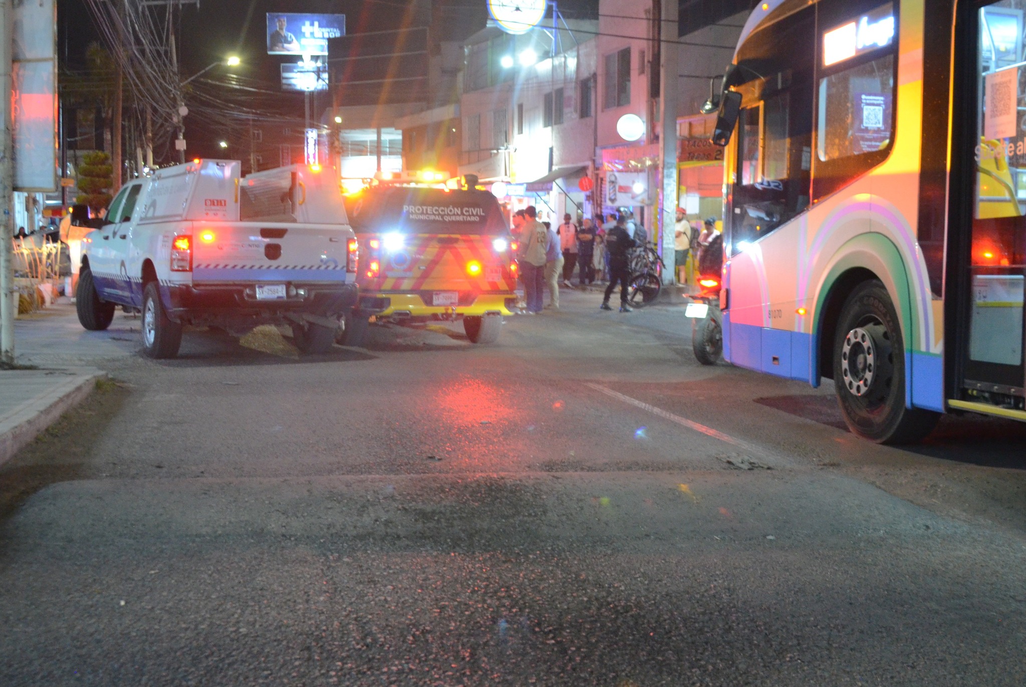 Ciclista lesionada tras fuerte caída en Querétaro