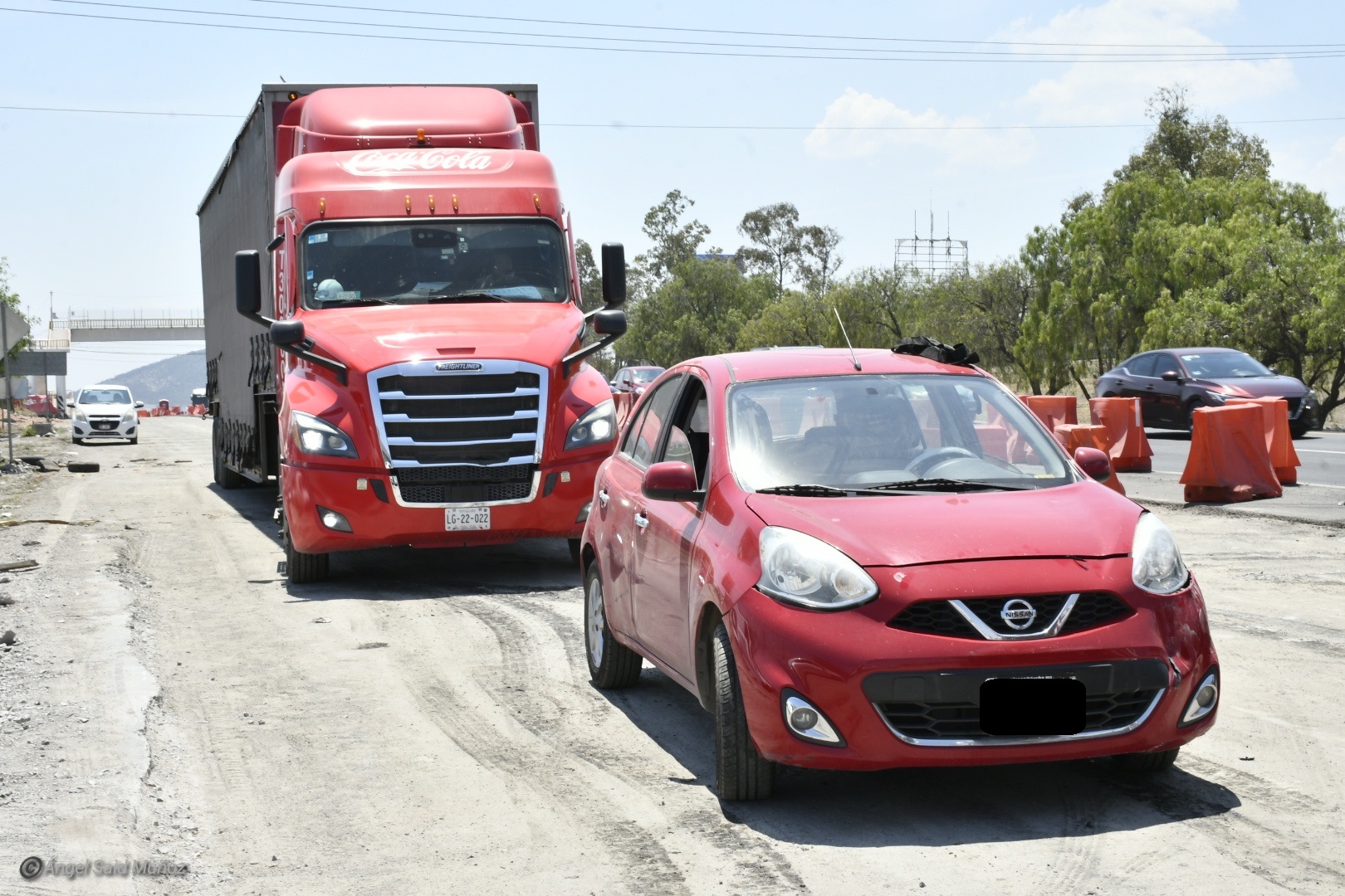 Choque en la autopista 57 deja a una mujer lesionada