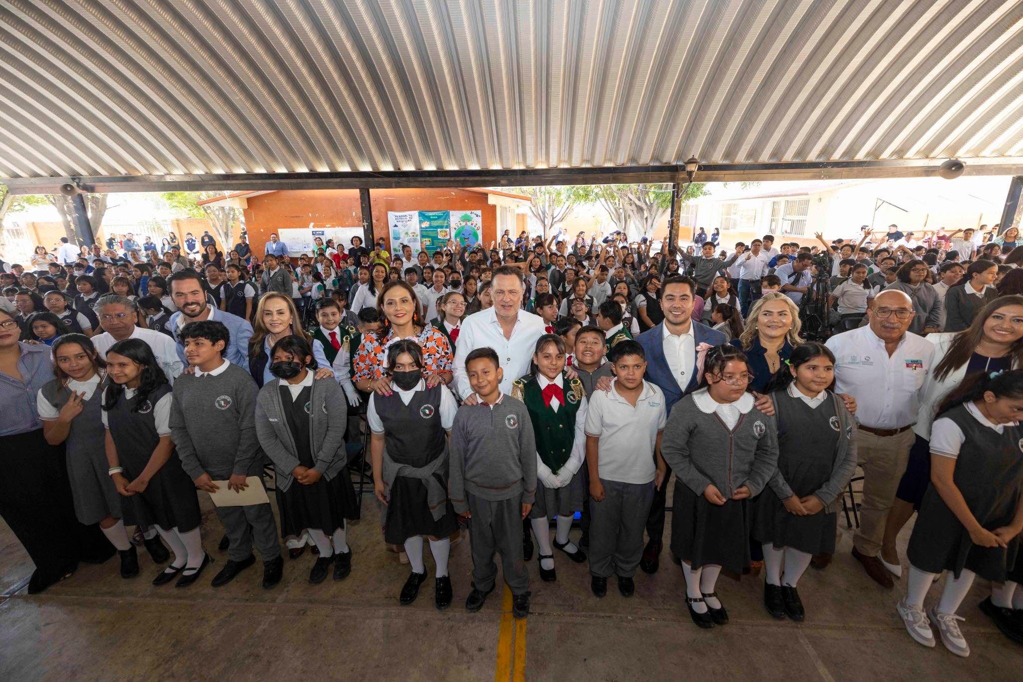 Kuri impulsa inversión educativa en escuelas de la capital