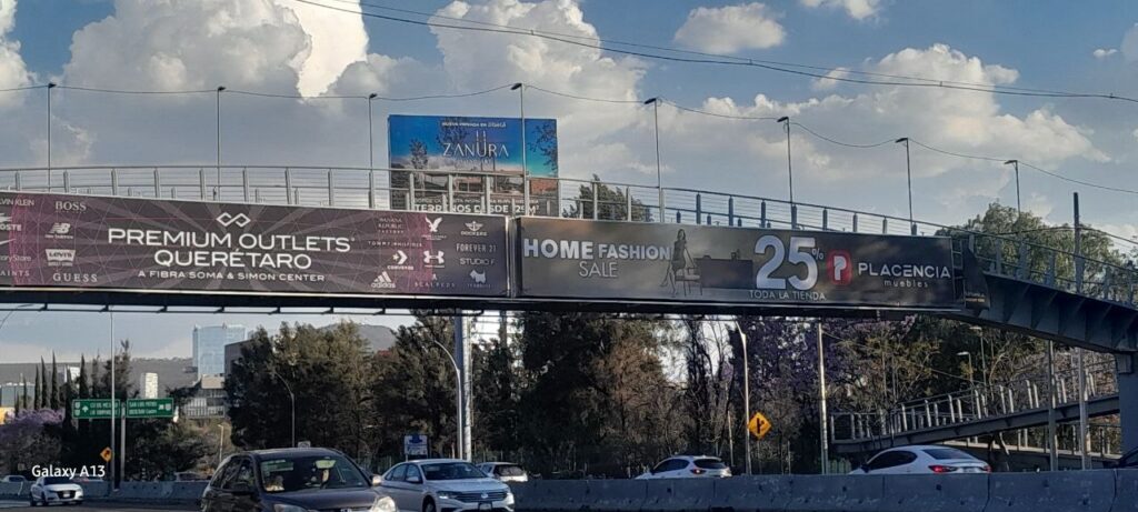 Publicidad en puentes un activo millonario para Querétaro