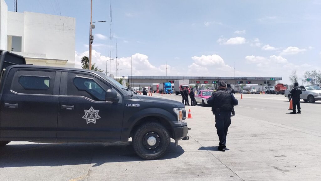 Detienen en San Juan a dos sujetos que se dirigían al duelo Gallos vs. Cruz Azul