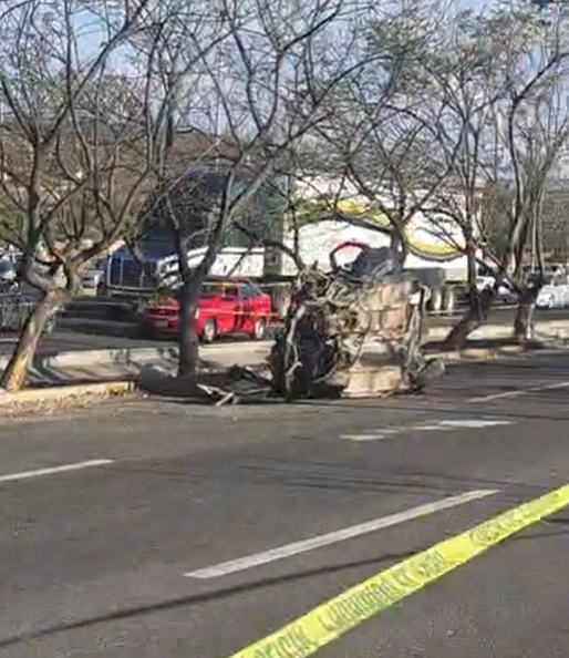 Fatal volcadura en Paseo de la República deja un muerto