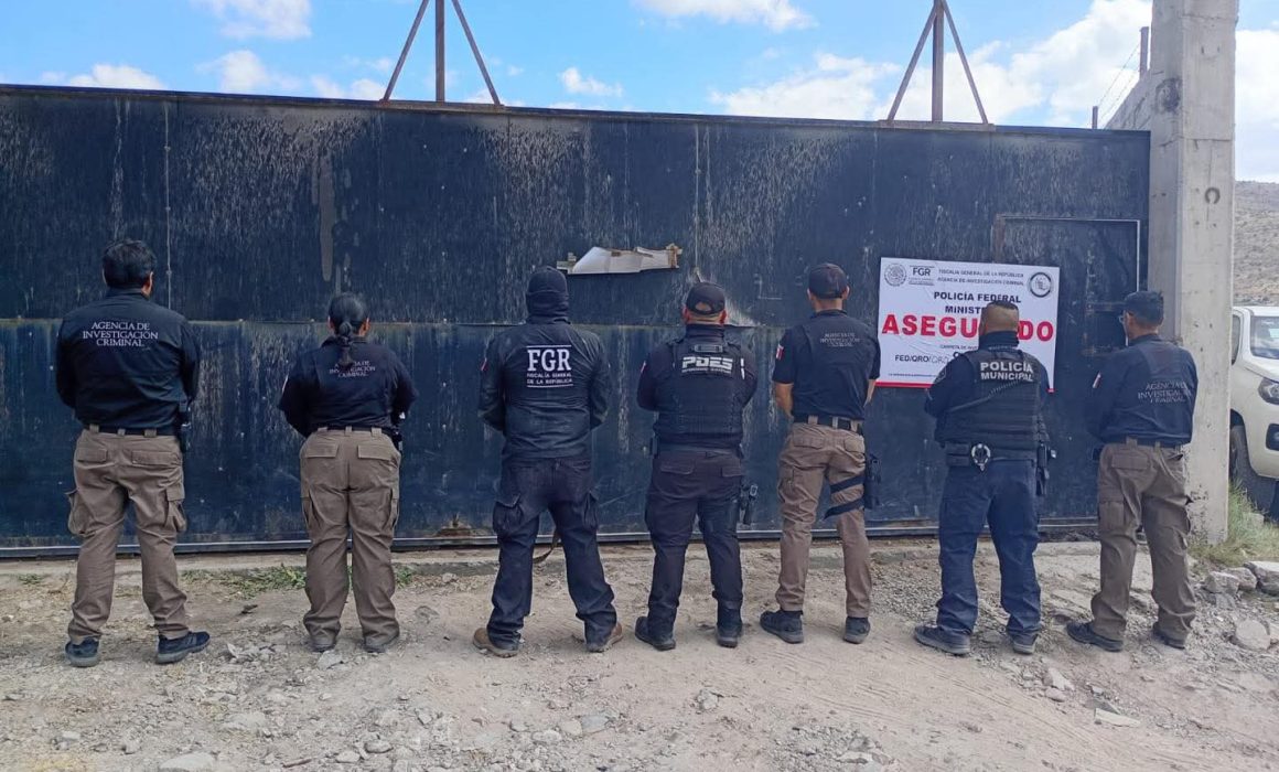 Aseguran bodega con nueve camiones robados en Querétaro